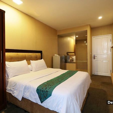 ג'קרטה Magnolia Hotel מראה חיצוני תמונה