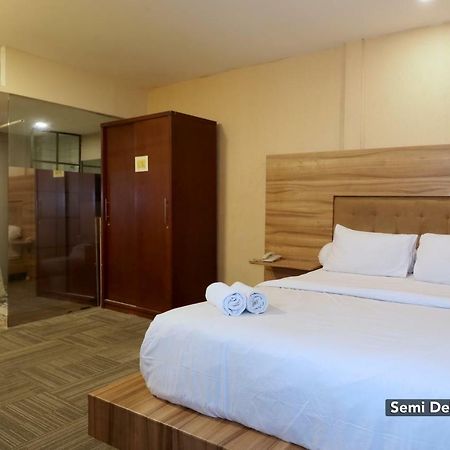 ג'קרטה Magnolia Hotel מראה חיצוני תמונה