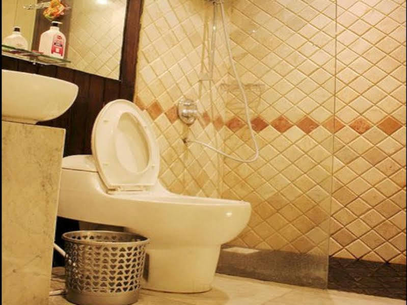 ג'קרטה Magnolia Hotel מראה חיצוני תמונה