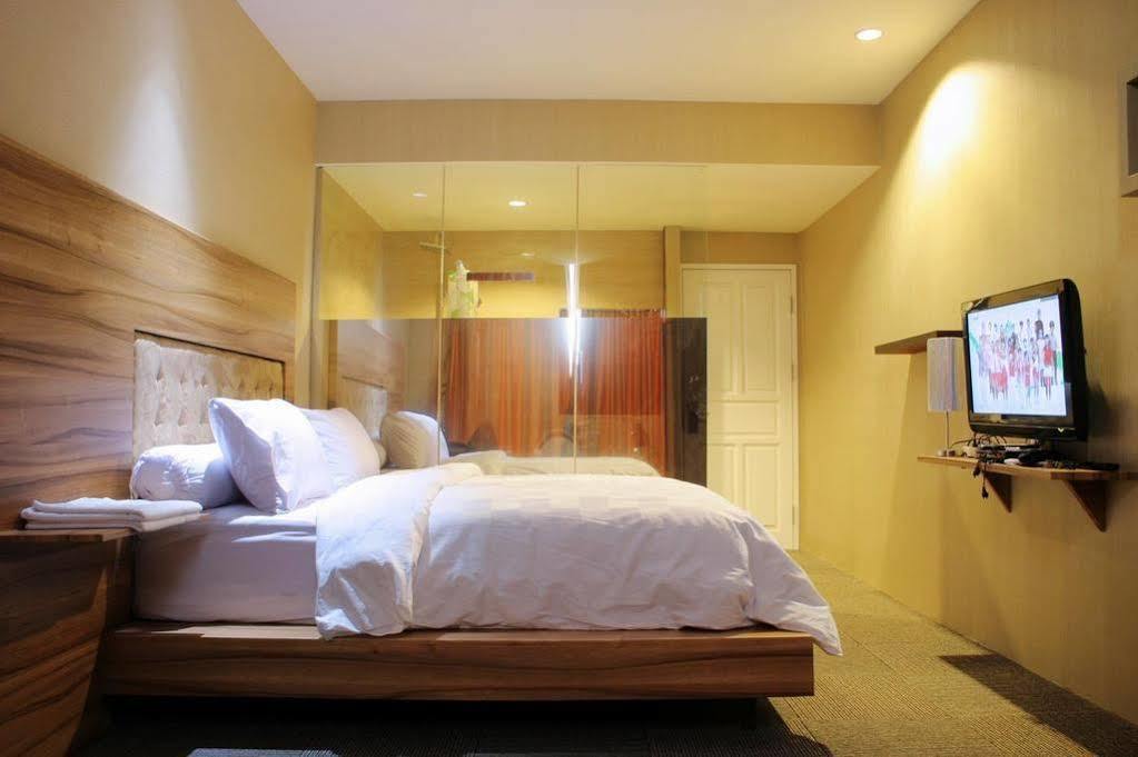 ג'קרטה Magnolia Hotel מראה חיצוני תמונה