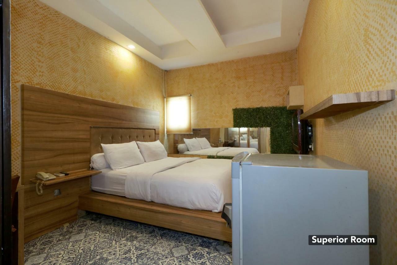 ג'קרטה Magnolia Hotel מראה חיצוני תמונה