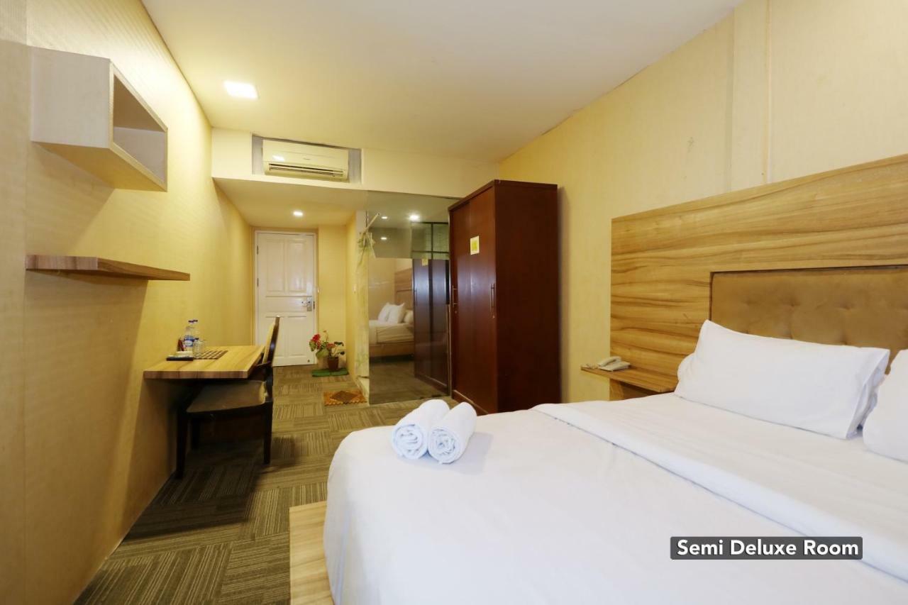 ג'קרטה Magnolia Hotel מראה חיצוני תמונה
