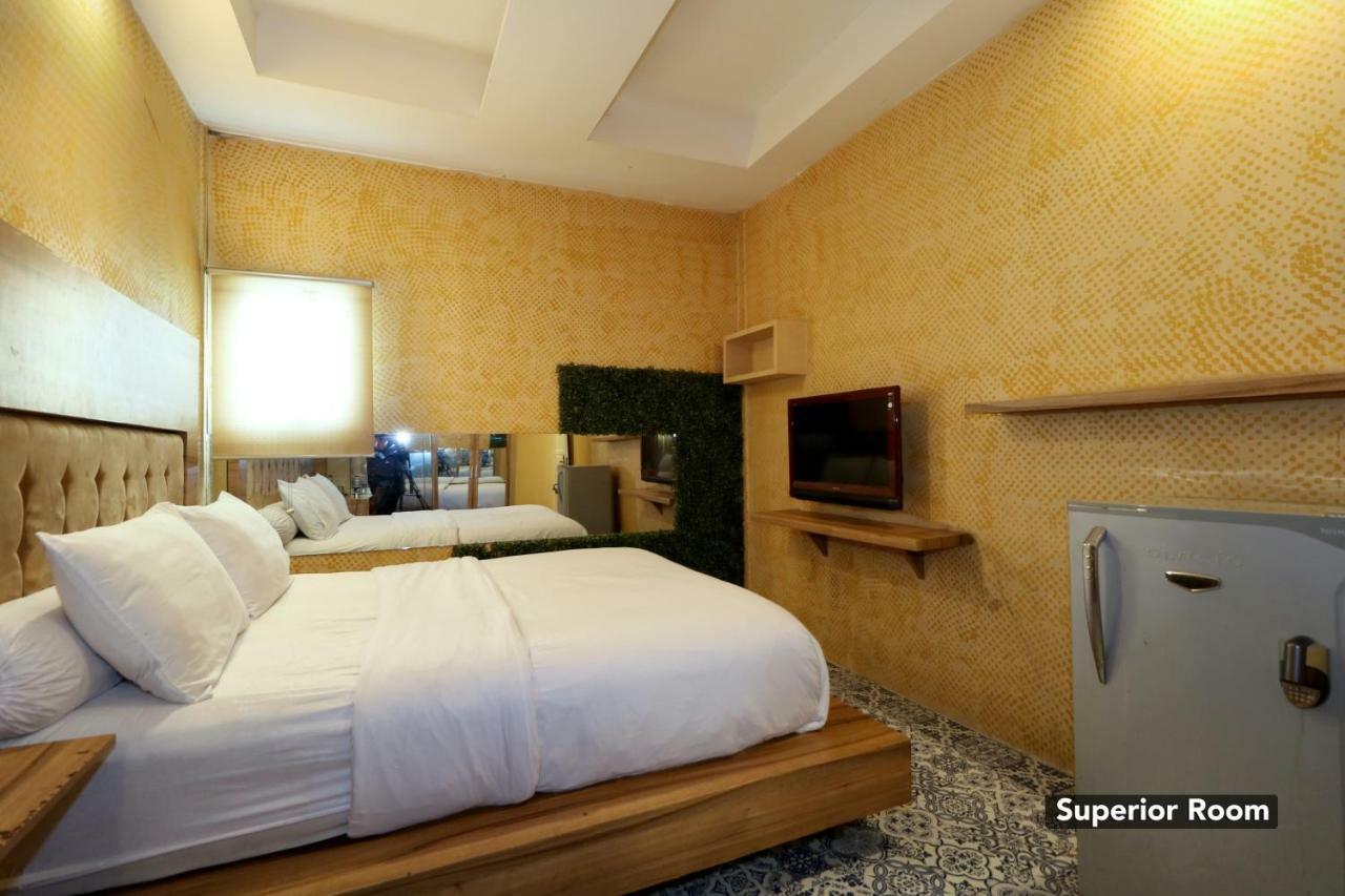 ג'קרטה Magnolia Hotel מראה חיצוני תמונה