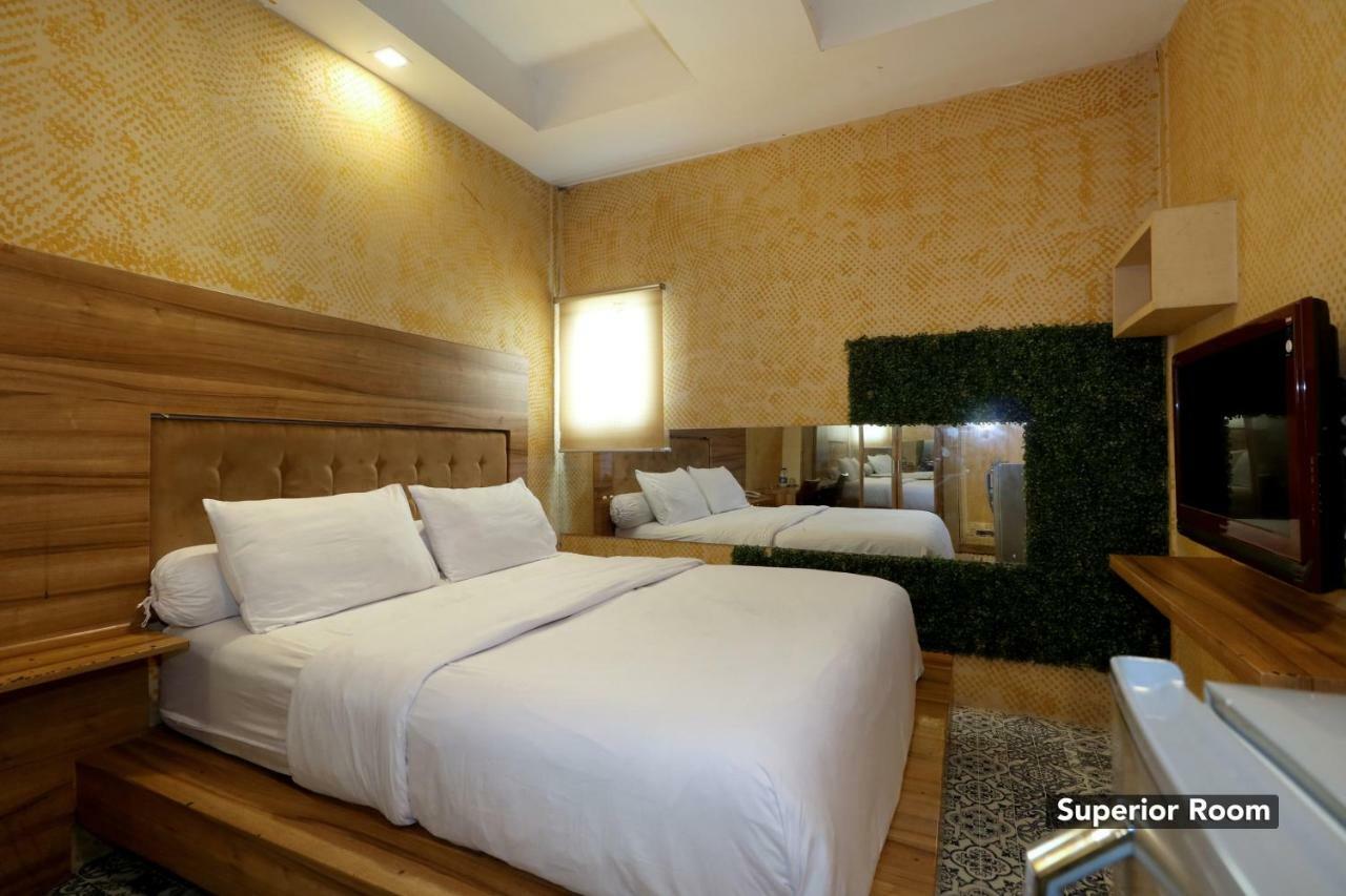 ג'קרטה Magnolia Hotel מראה חיצוני תמונה