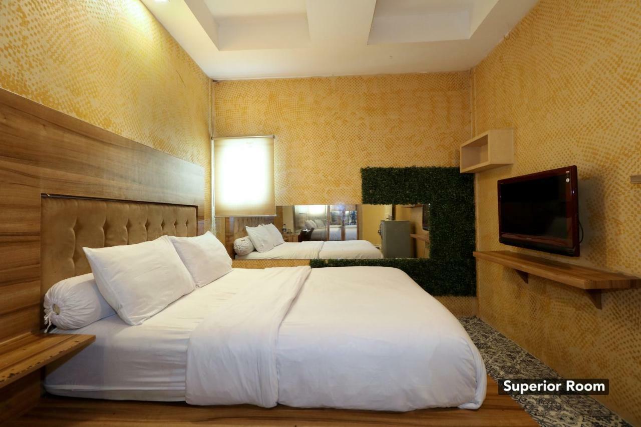 ג'קרטה Magnolia Hotel מראה חיצוני תמונה