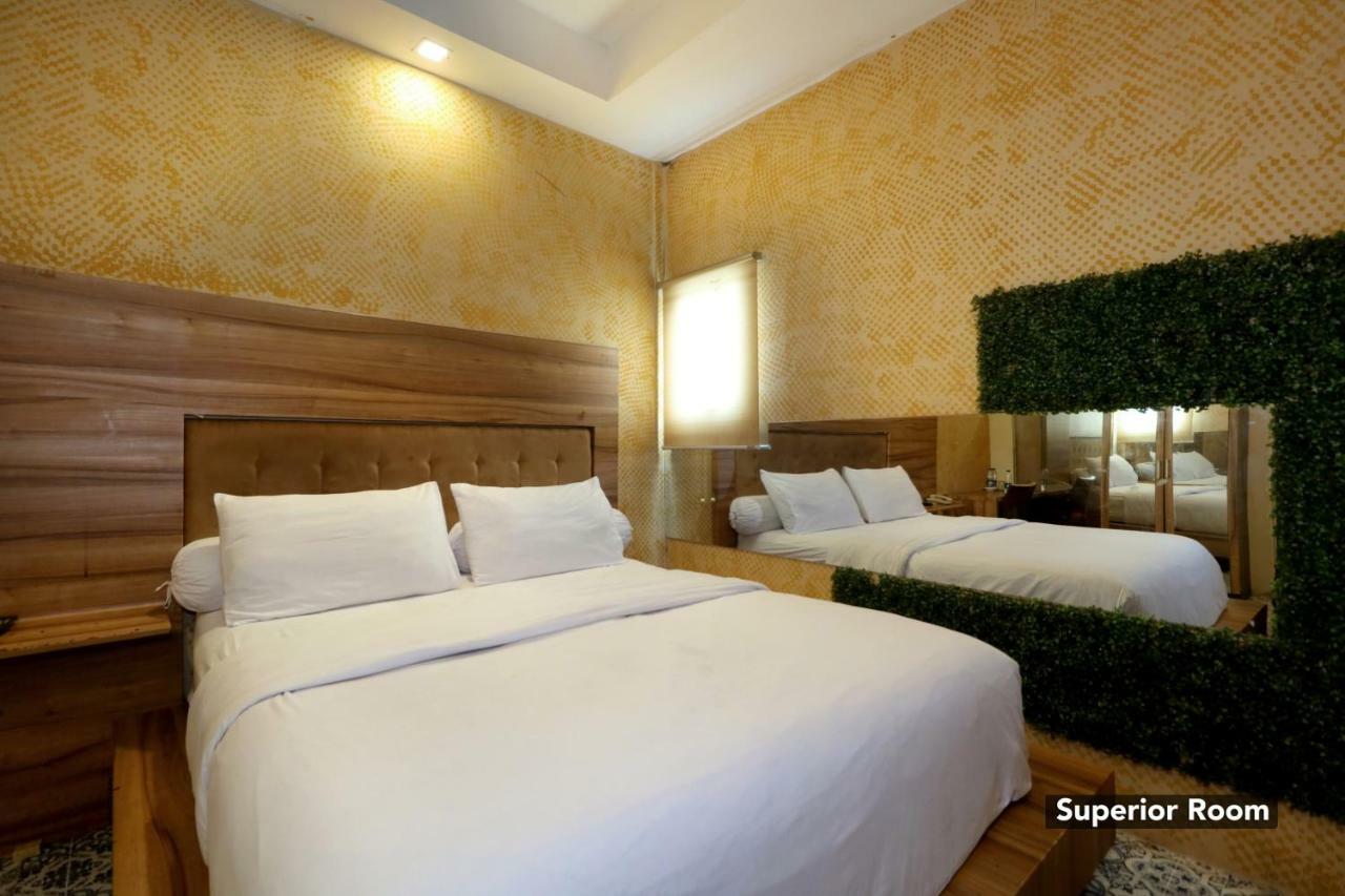 ג'קרטה Magnolia Hotel מראה חיצוני תמונה